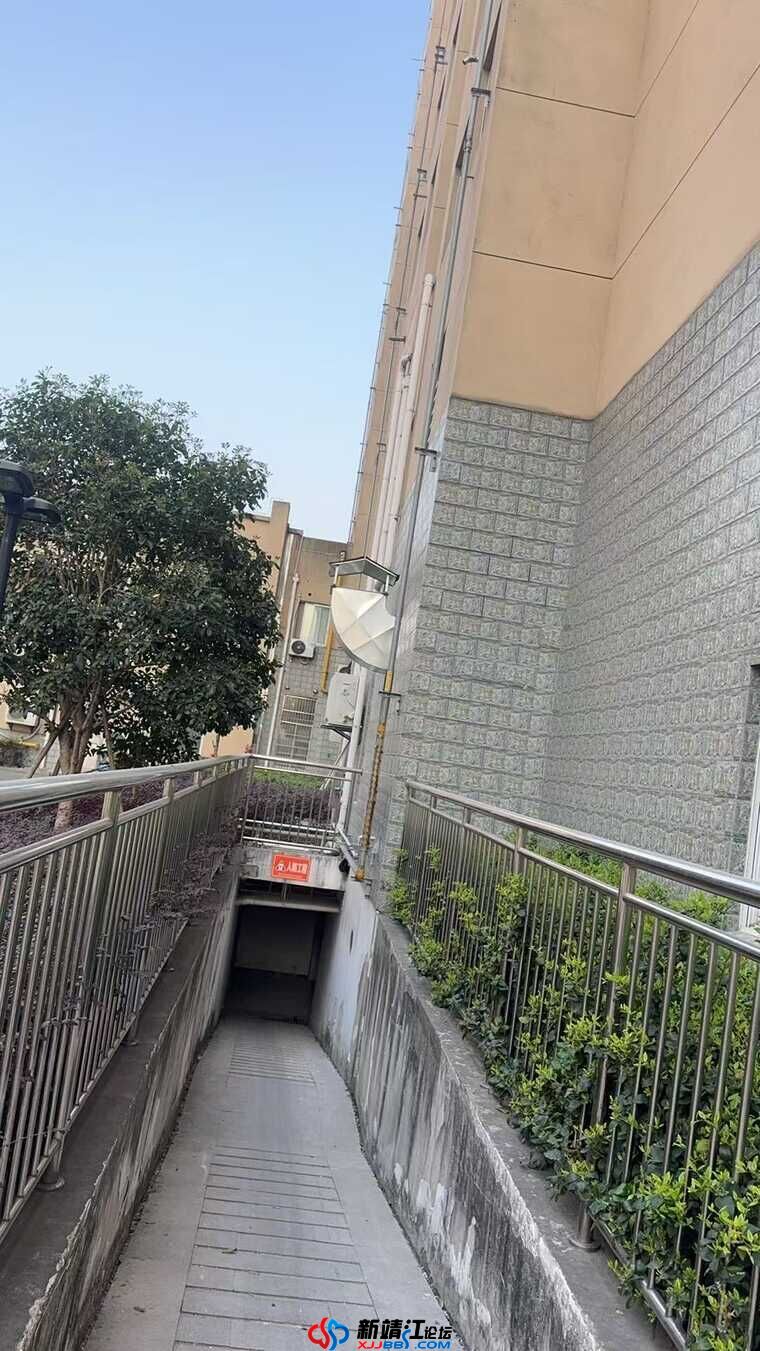 毛家厅南门口新开大食堂，排污和排烟简直了